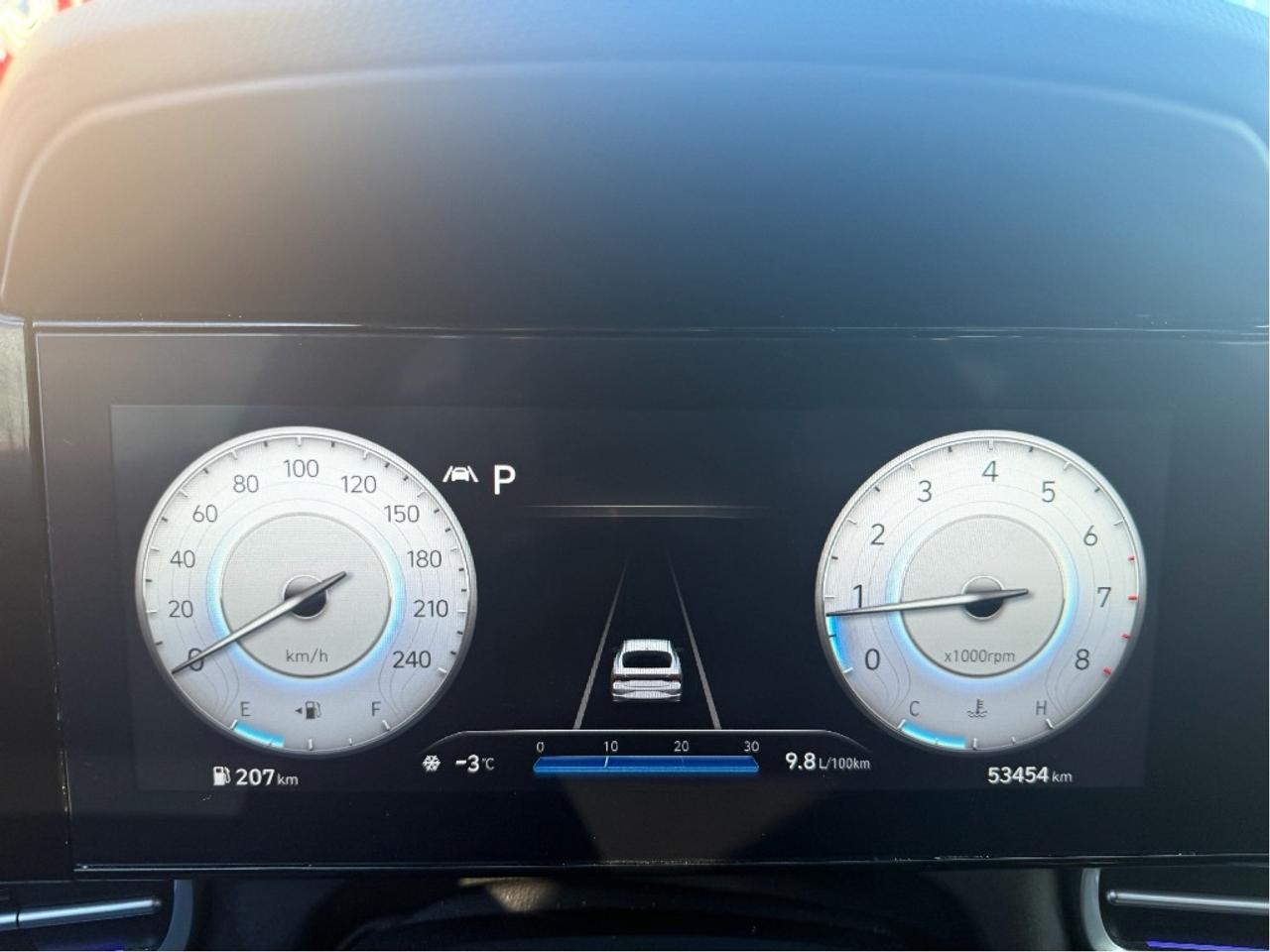 2023 Hyundai Elantra Luxury | One Owner I Clean CARFAX Photo