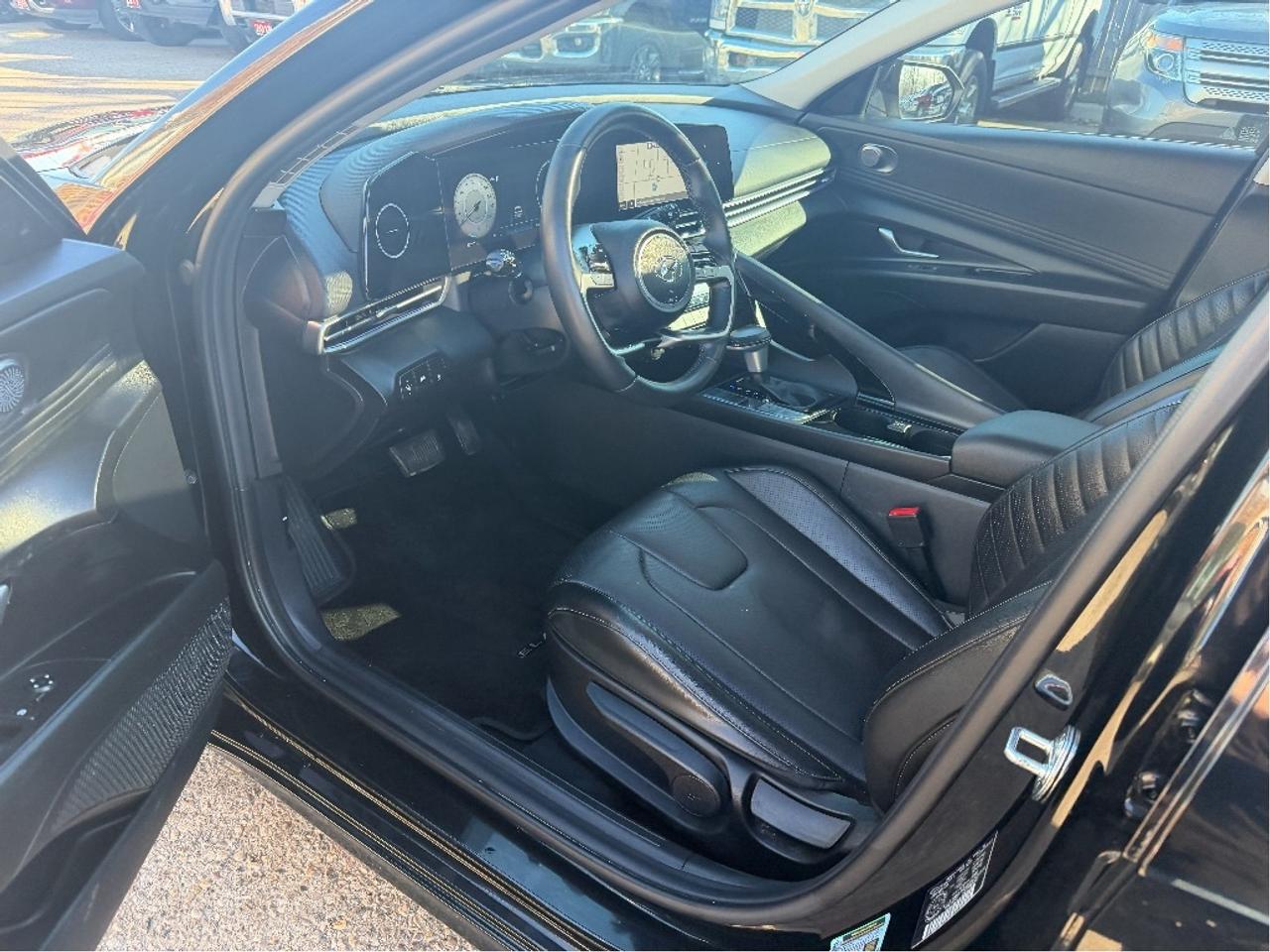 2023 Hyundai Elantra Luxury | One Owner I Clean CARFAX Photo
