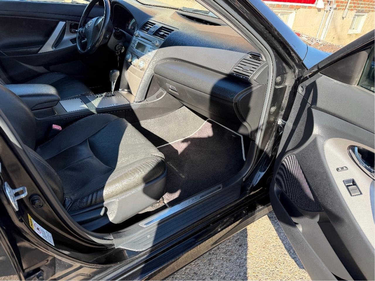 2009 Toyota Camry SE | One Owner | Very Low Mileage Photo
