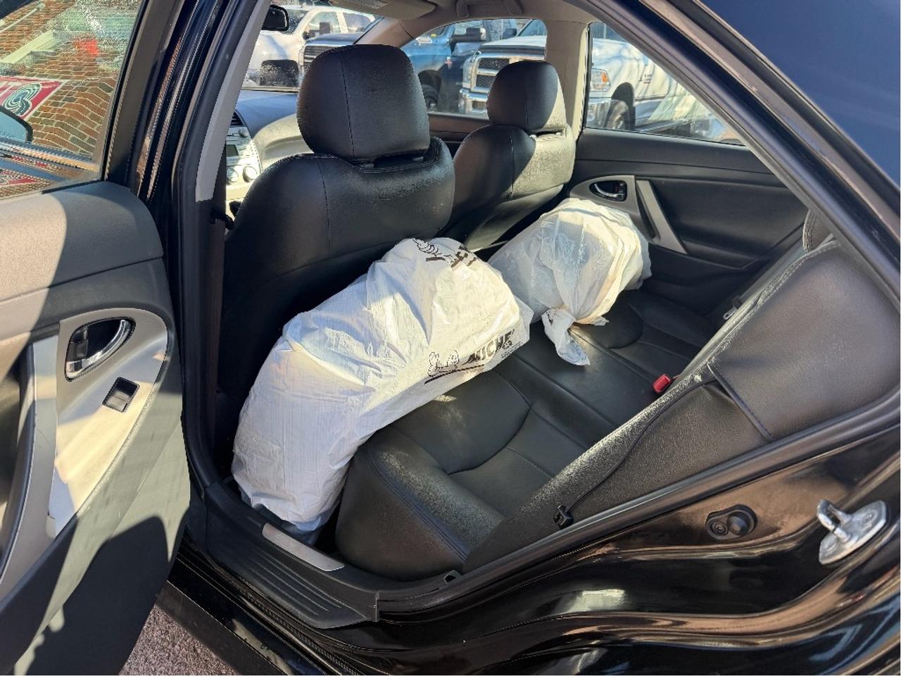 2009 Toyota Camry SE | One Owner | Very Low Mileage Photo