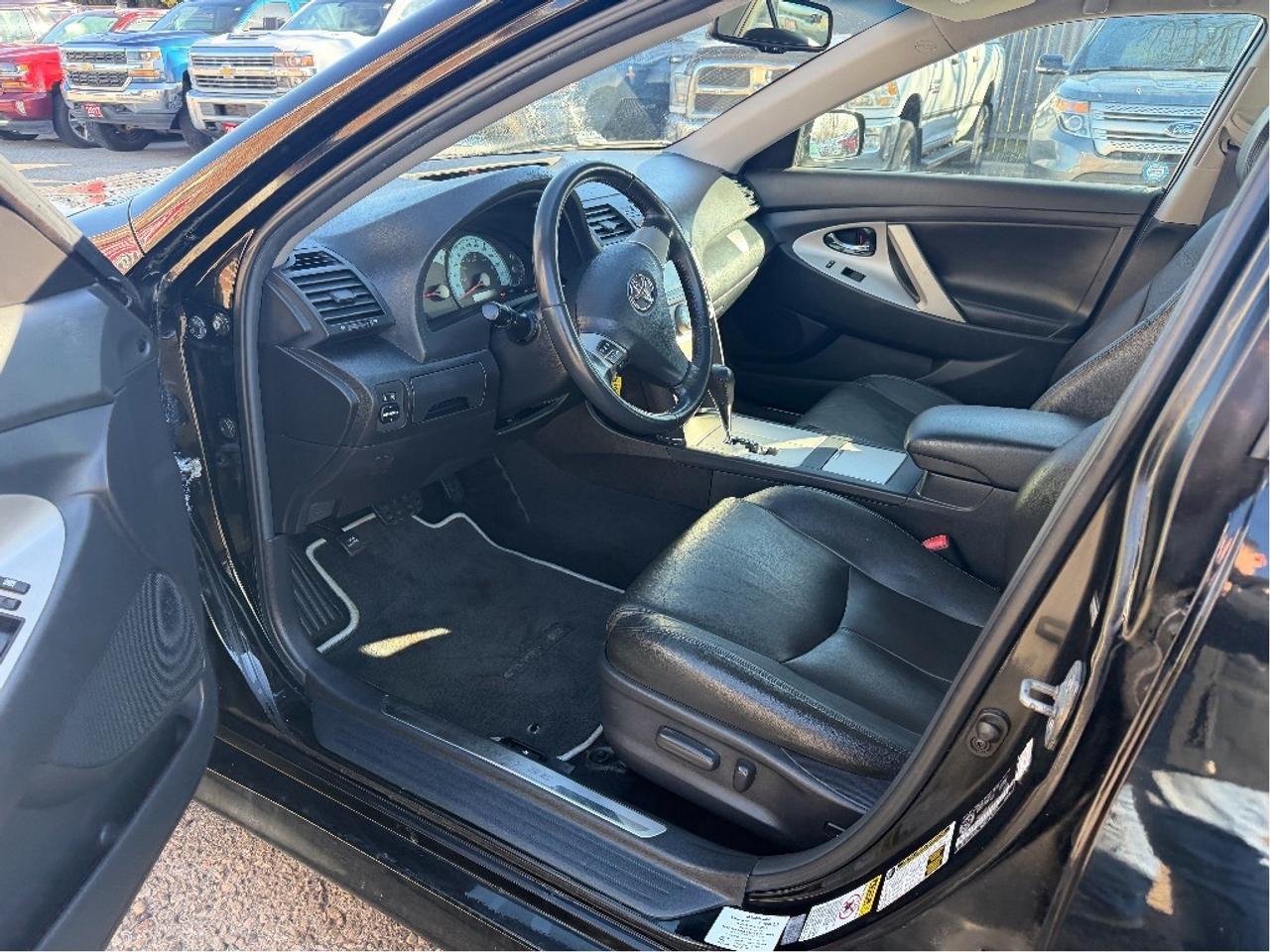 2009 Toyota Camry SE | One Owner | Very Low Mileage Photo