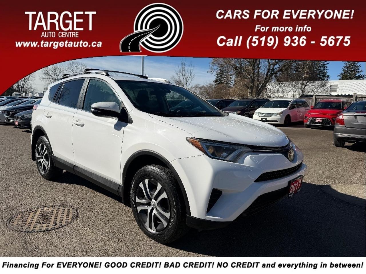 2017 Toyota RAV4 LE Photo0