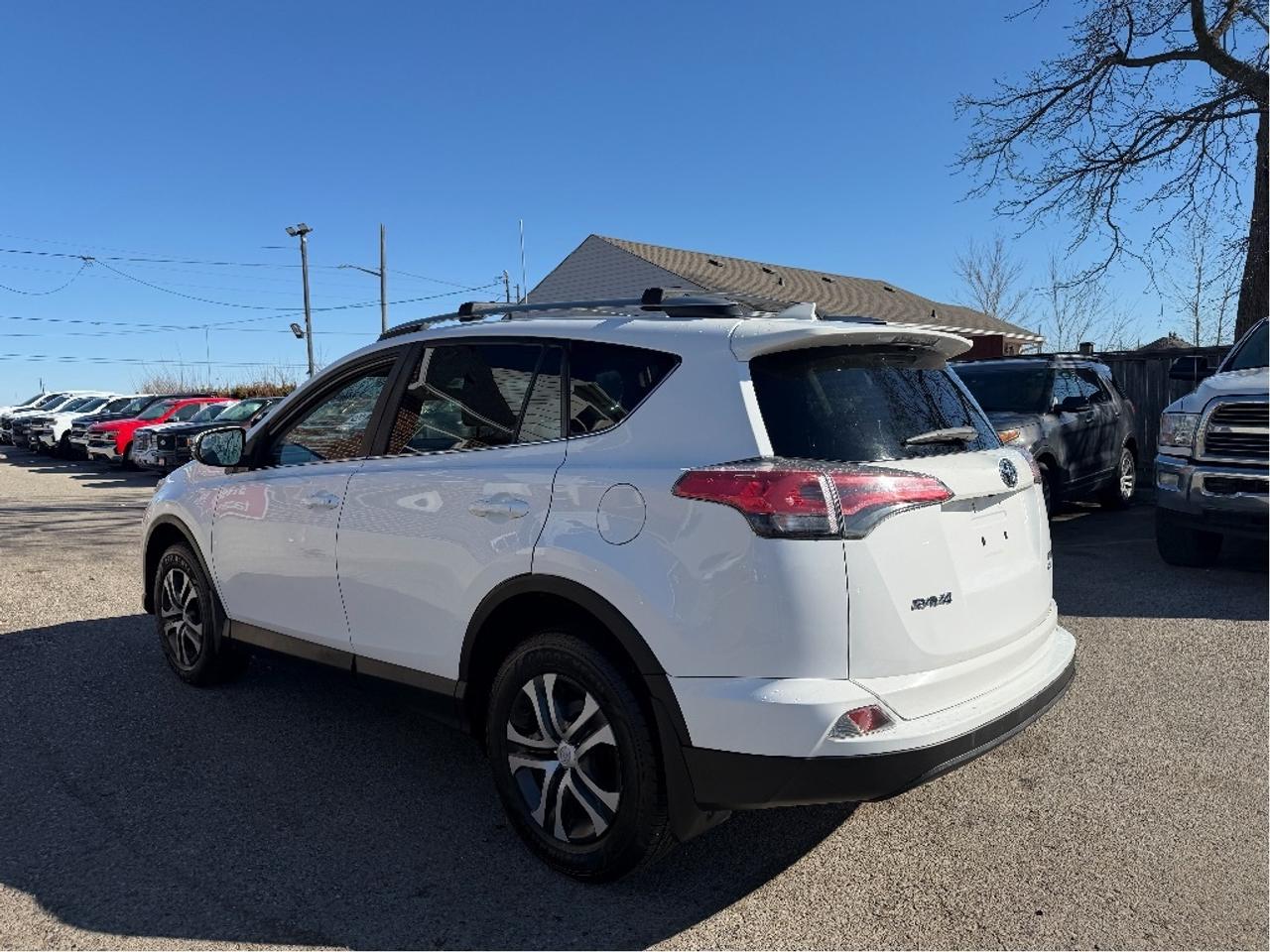 2017 Toyota RAV4 LE Photo