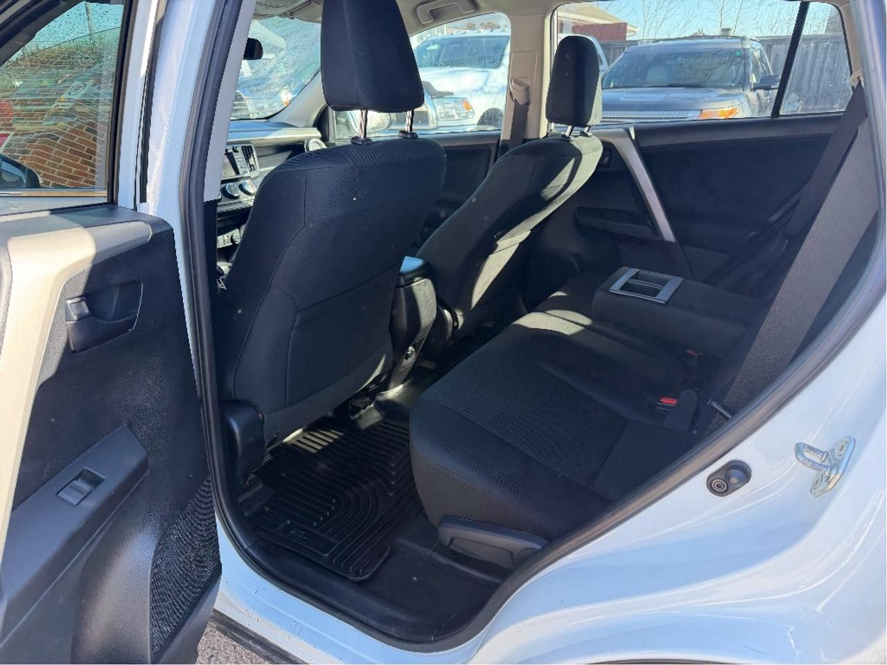 2017 Toyota RAV4 LE Photo