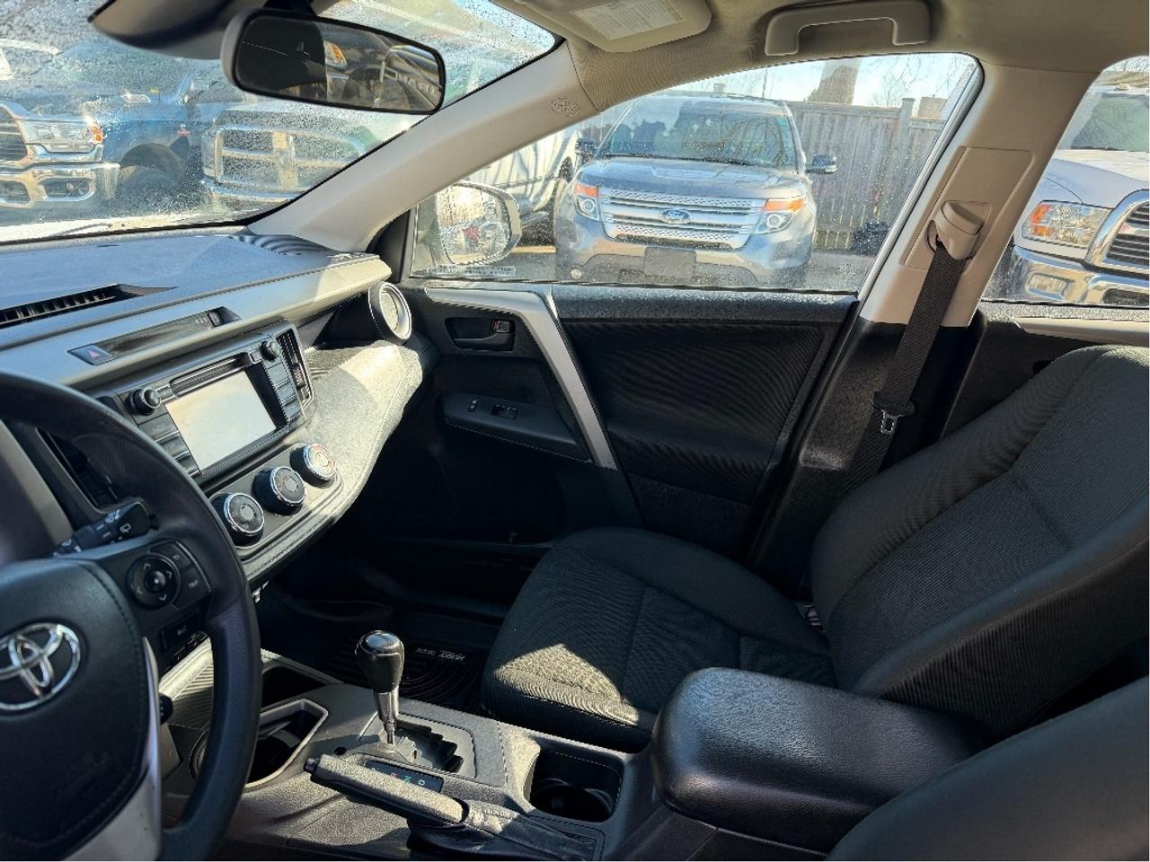 2017 Toyota RAV4 LE Photo