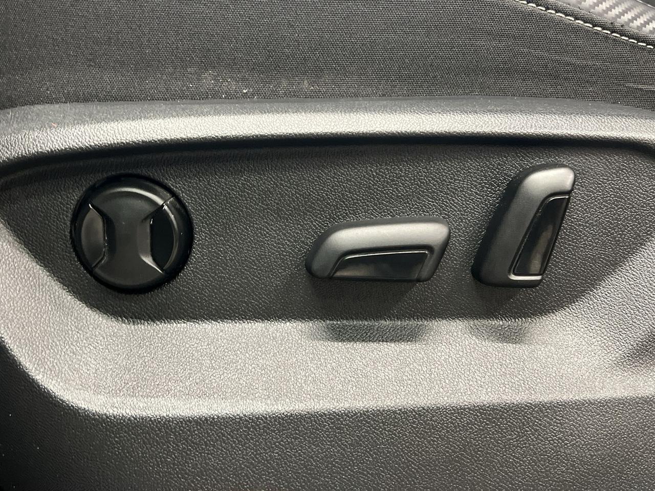 2021 Volkswagen Atlas Cross Sport COMFORTLINE AWD | HTD LEATHER | CARPLAY | ALLOYS Photo