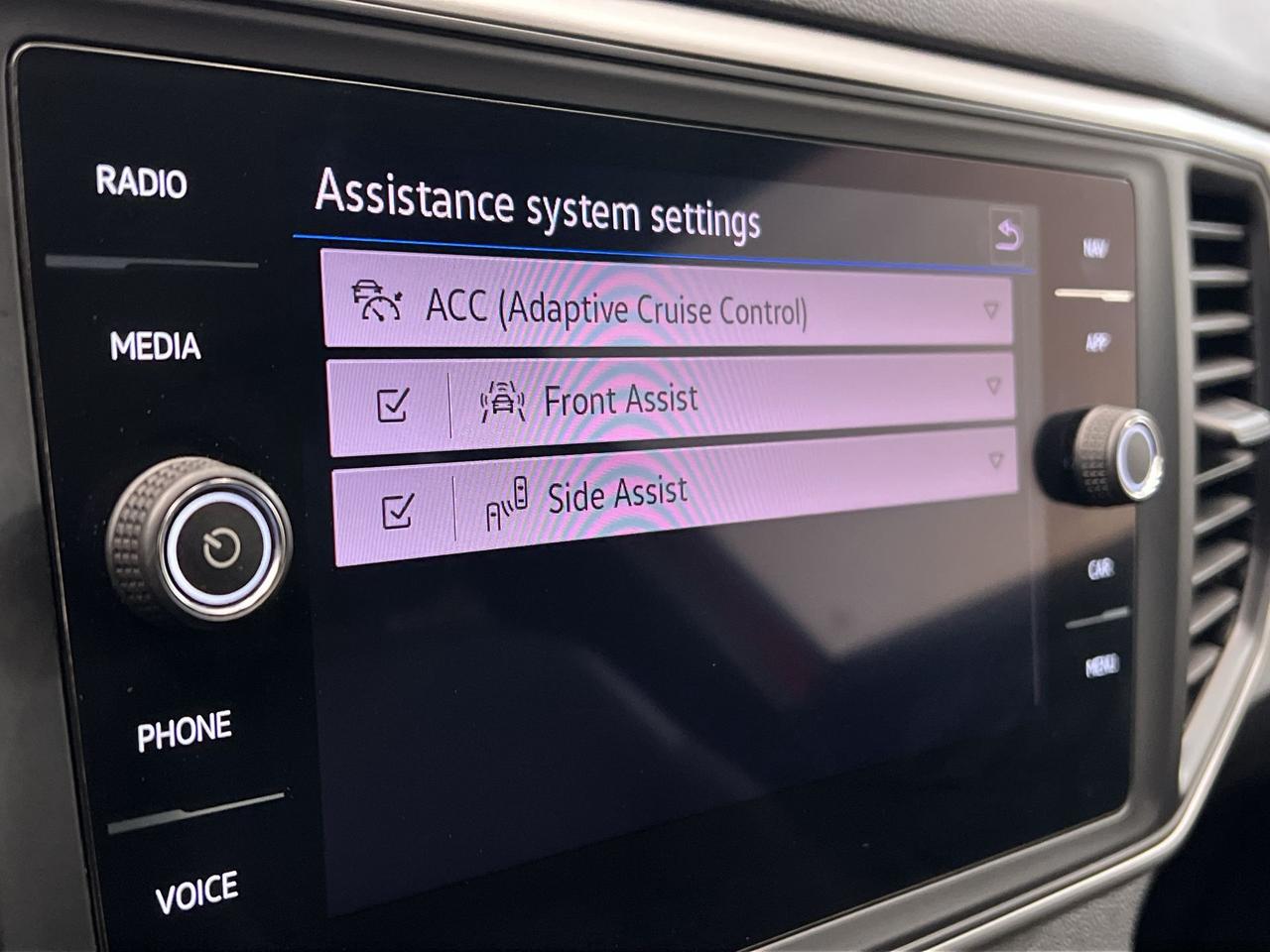 2021 Volkswagen Atlas Cross Sport COMFORTLINE AWD | HTD LEATHER | CARPLAY | ALLOYS Photo