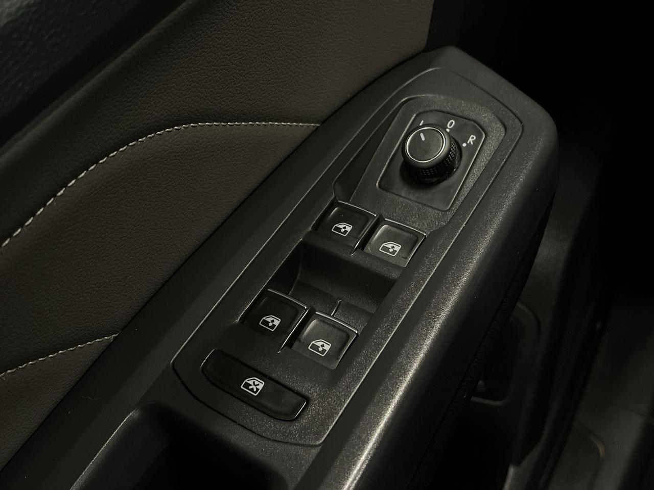 2021 Volkswagen Atlas Cross Sport COMFORTLINE AWD | HTD LEATHER | CARPLAY | ALLOYS Photo