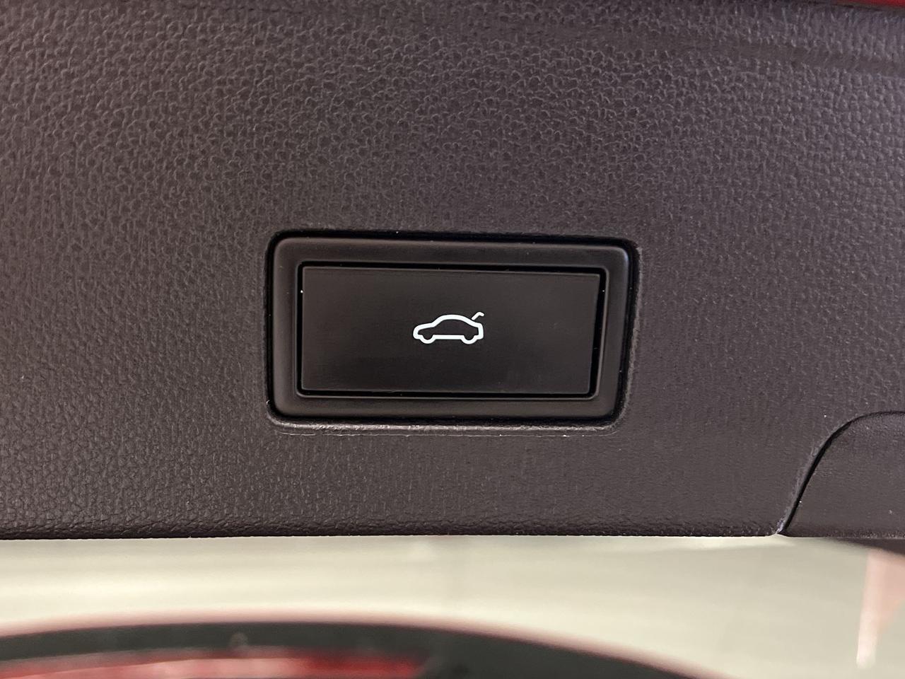 2021 Volkswagen Atlas Cross Sport COMFORTLINE AWD | HTD LEATHER | CARPLAY | ALLOYS Photo