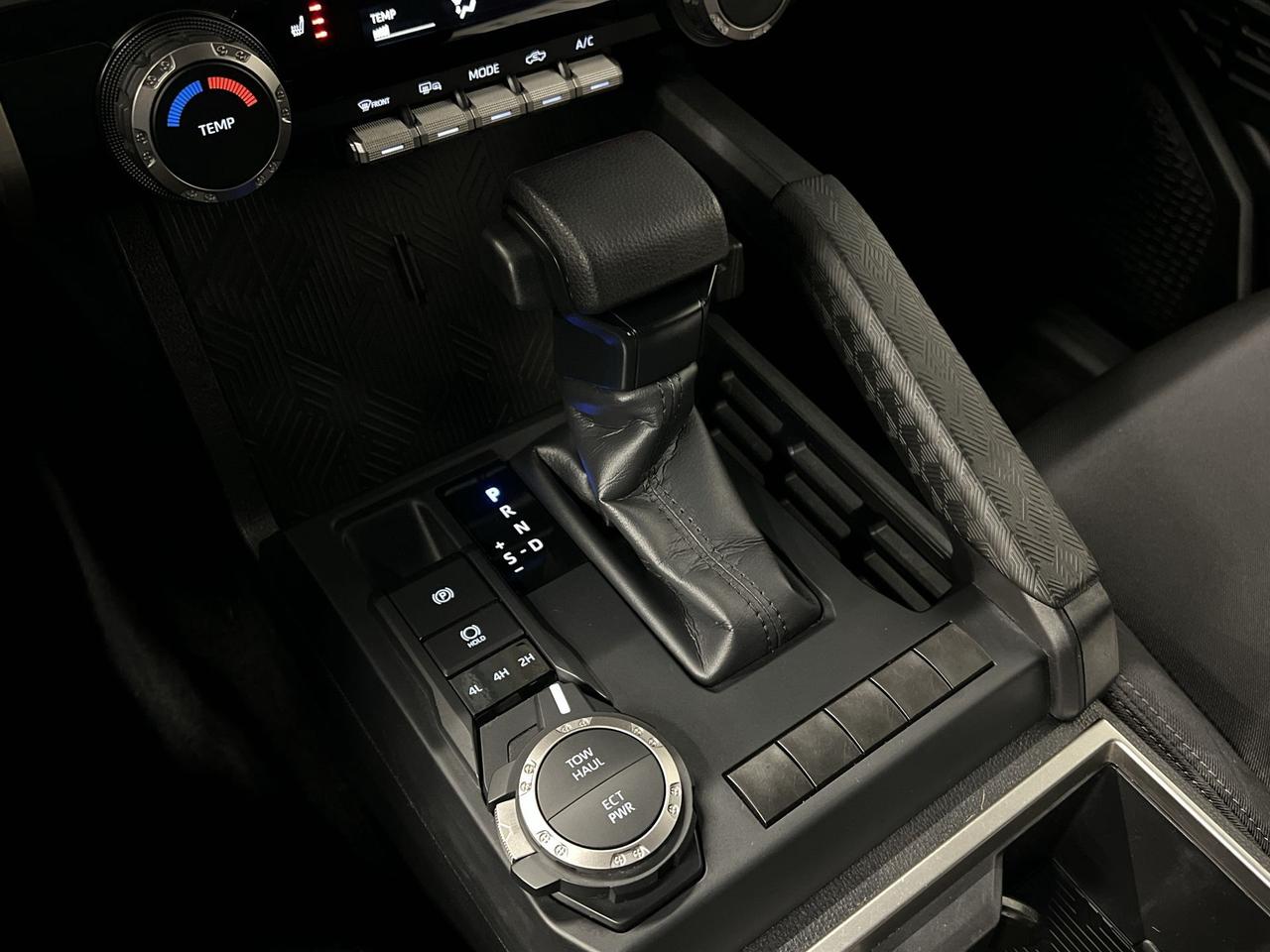 2024 Toyota Tacoma SR5 4X4 | DBL CAB | HTD SEATS | CARPLAY | ALLOYS Photo