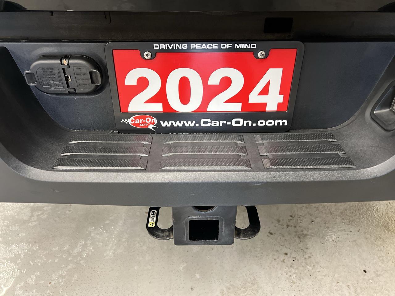 2024 Toyota Tacoma SR5 4X4 | DBL CAB | HTD SEATS | CARPLAY | ALLOYS Photo