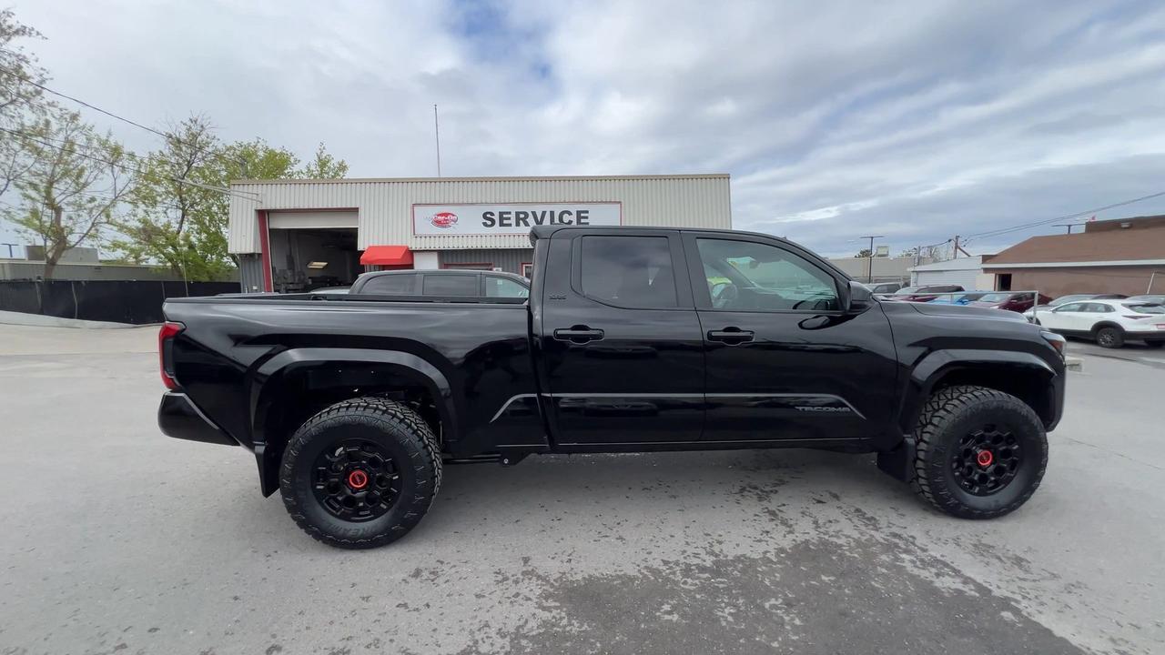 2024 Toyota Tacoma SR5 4X4 | DBL CAB | HTD SEATS | CARPLAY | ALLOYS Photo