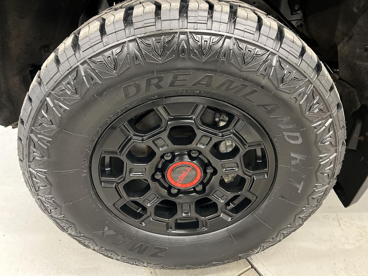 2024 Toyota Tacoma SR5 4X4 | DBL CAB | HTD SEATS | CARPLAY | ALLOYS Photo