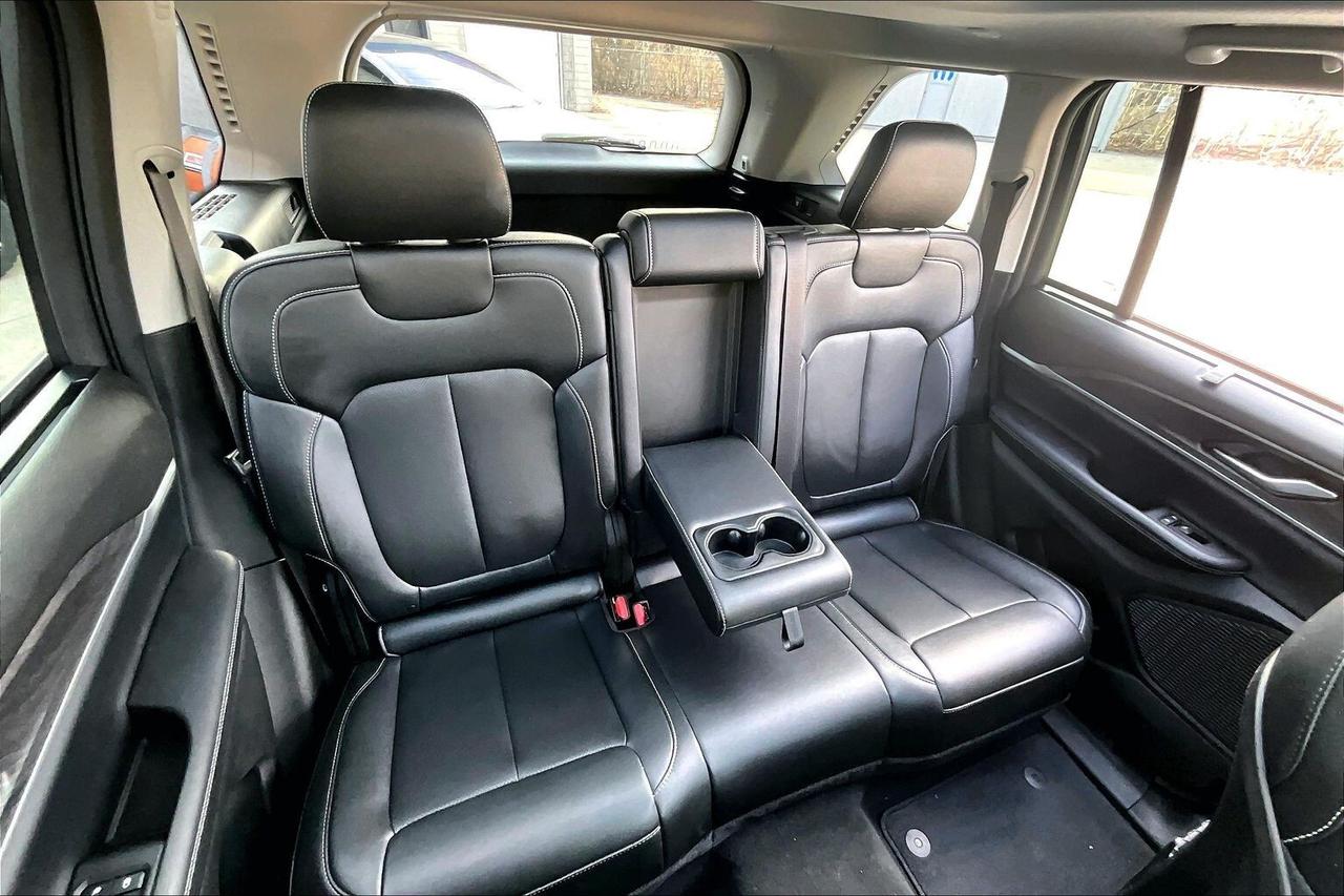 2024 Jeep Grand Cherokee Limited | BlackAppearance | LuxTech |Panoroof |4X4 Photo