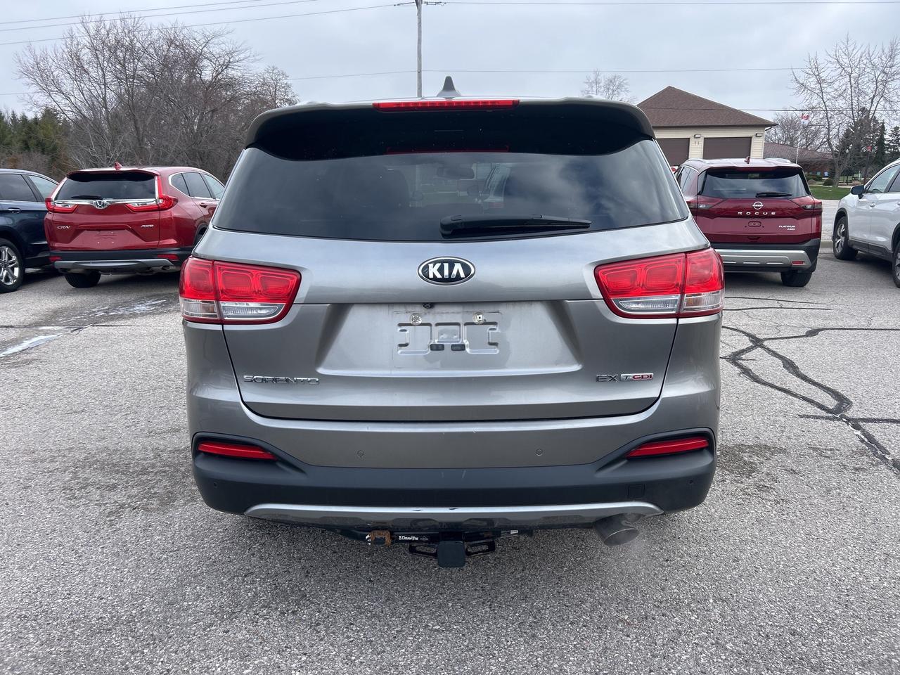 2017 Kia Sorento EX, LOCAL TRADE, AWD, HEATED LEATHER SEATS! - Photo #5