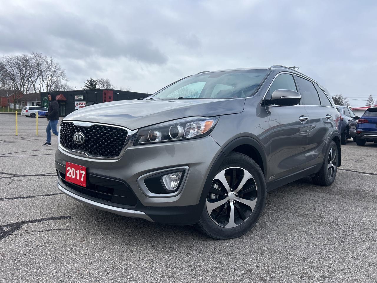 2017 Kia Sorento EX, LOCAL TRADE, AWD, HEATED LEATHER SEATS! - Photo #2