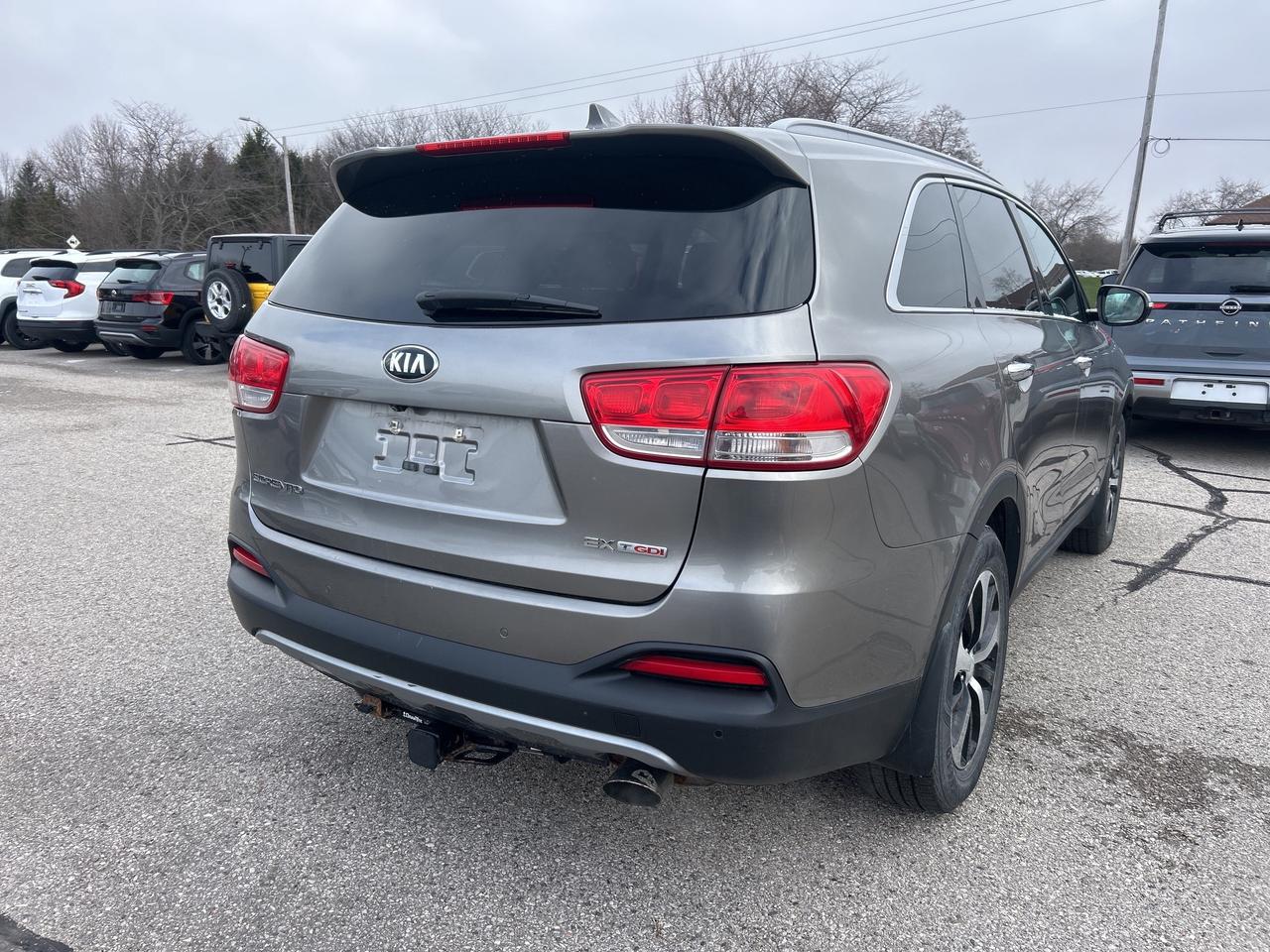 2017 Kia Sorento EX, LOCAL TRADE, AWD, HEATED LEATHER SEATS! - Photo #6