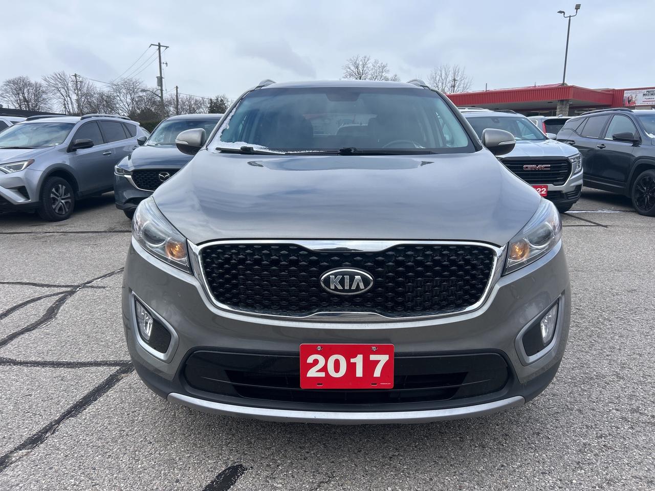 2017 Kia Sorento EX, LOCAL TRADE, AWD, HEATED LEATHER SEATS! - Photo #9