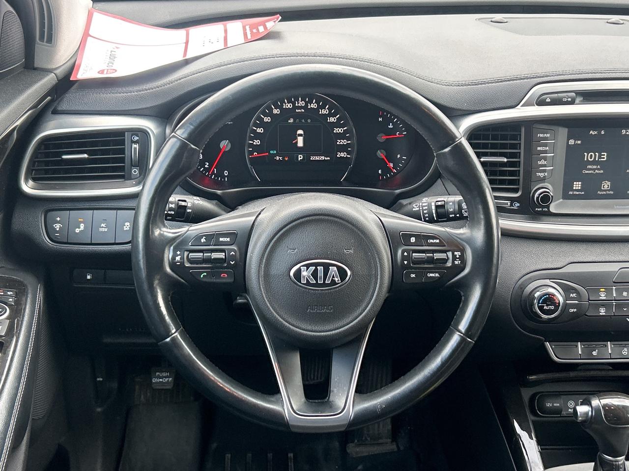 2017 Kia Sorento EX, LOCAL TRADE, AWD, HEATED LEATHER SEATS! - Photo #13