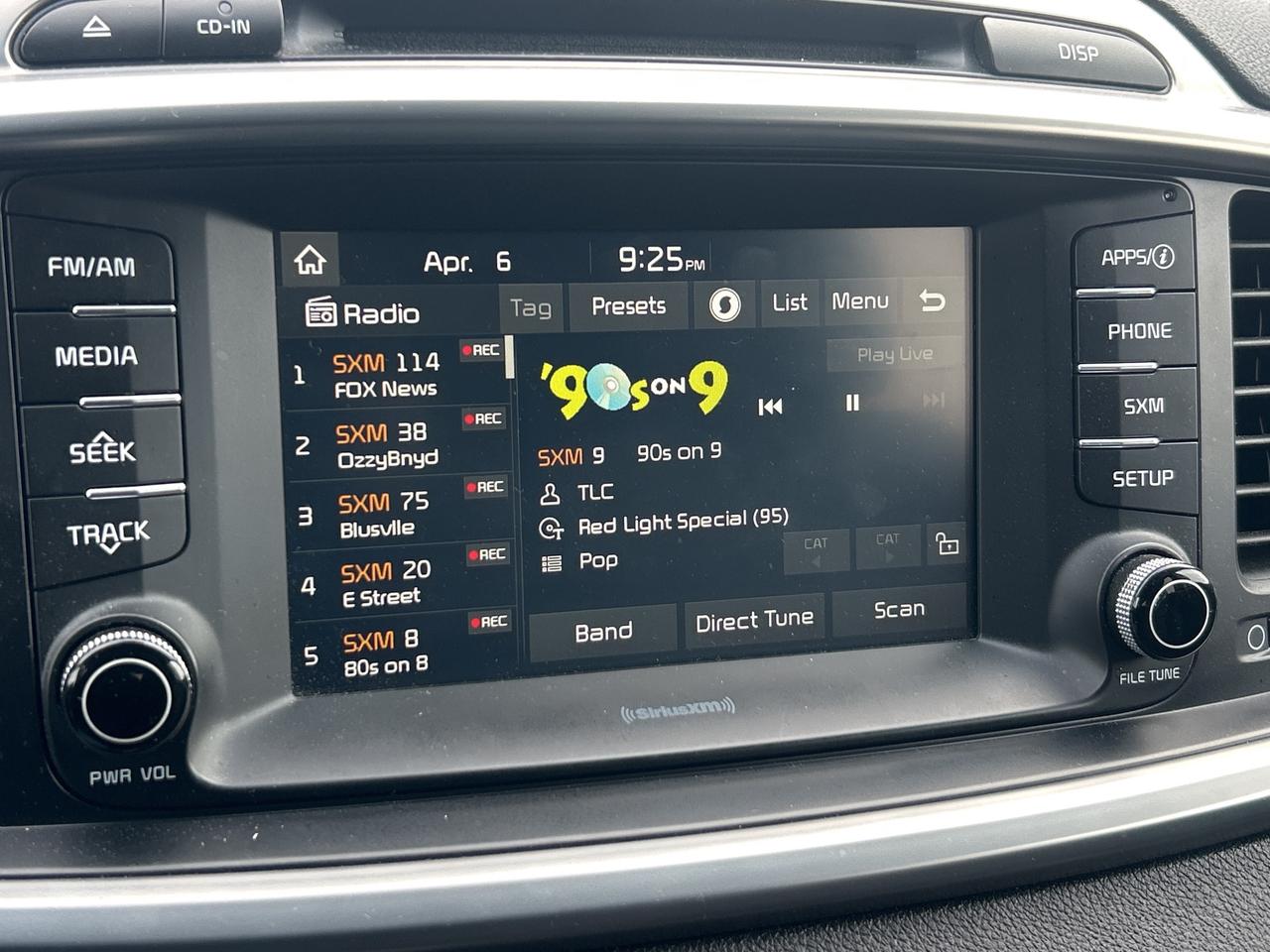2017 Kia Sorento EX, LOCAL TRADE, AWD, HEATED LEATHER SEATS! - Photo #16