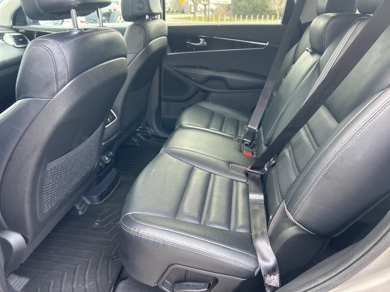 2017 Kia Sorento EX, LOCAL TRADE, AWD, HEATED LEATHER SEATS! - Photo #19