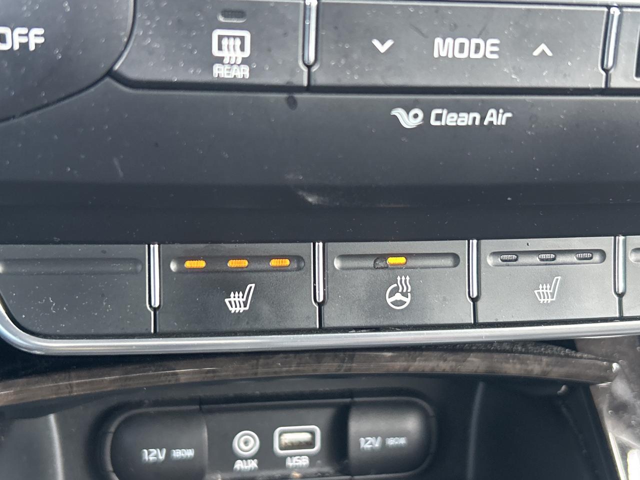 2017 Kia Sorento EX, LOCAL TRADE, AWD, HEATED LEATHER SEATS! - Photo #18