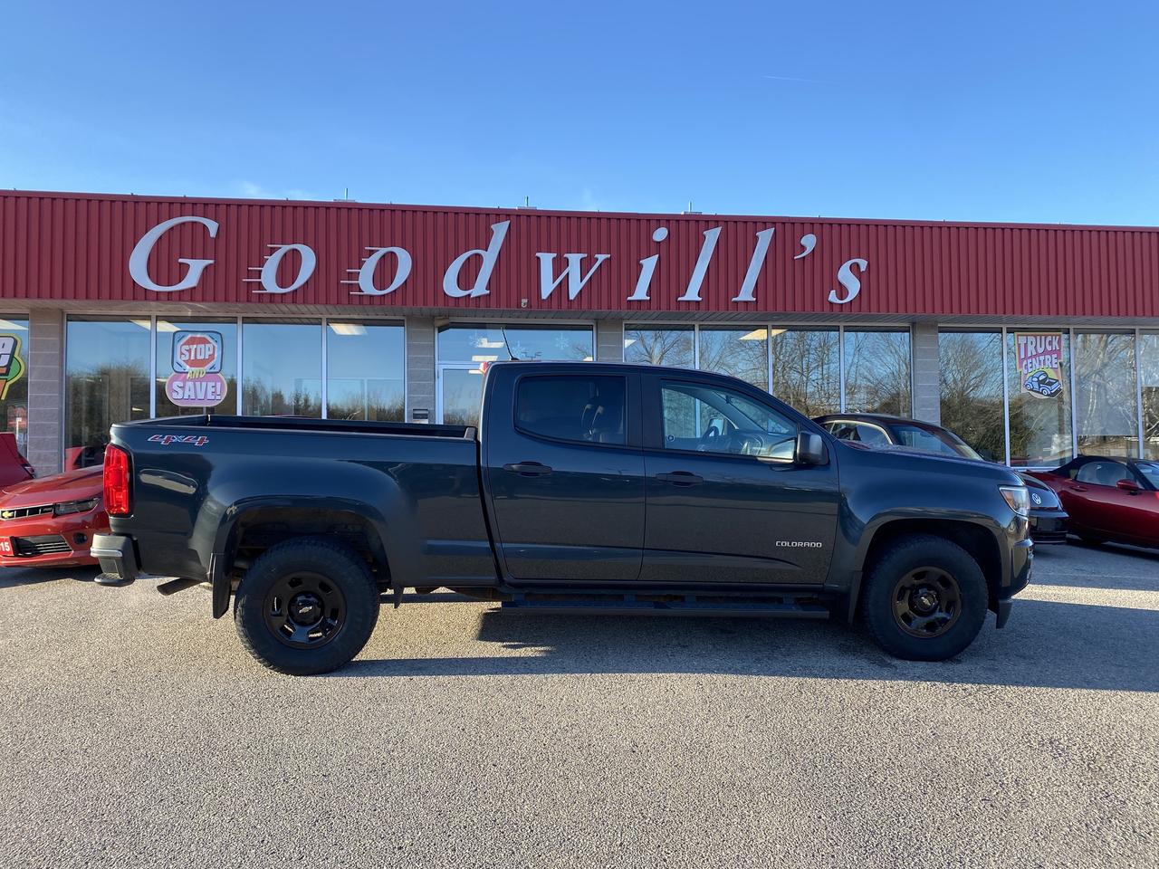 2018 Chevrolet Colorado WORK TRUCK, CLEAN CARFAX, 4X4, 6 CYL, 5 PASSENGER! - Photo #1