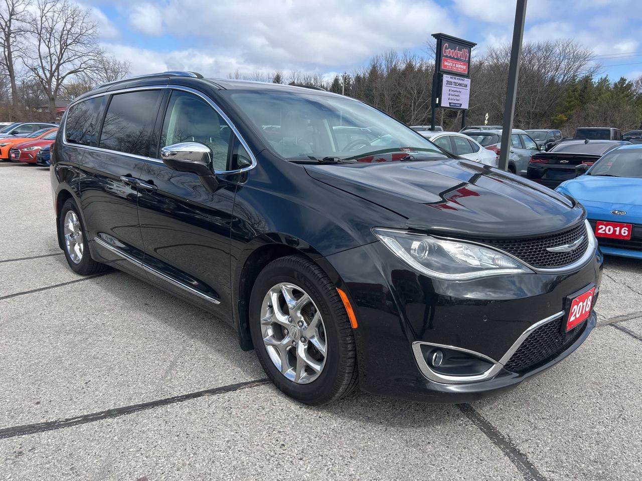 2018 Chrysler Pacifica LIMITED, CLEAN CARFAX, HEATED/ COOLED LEATHER! Photo