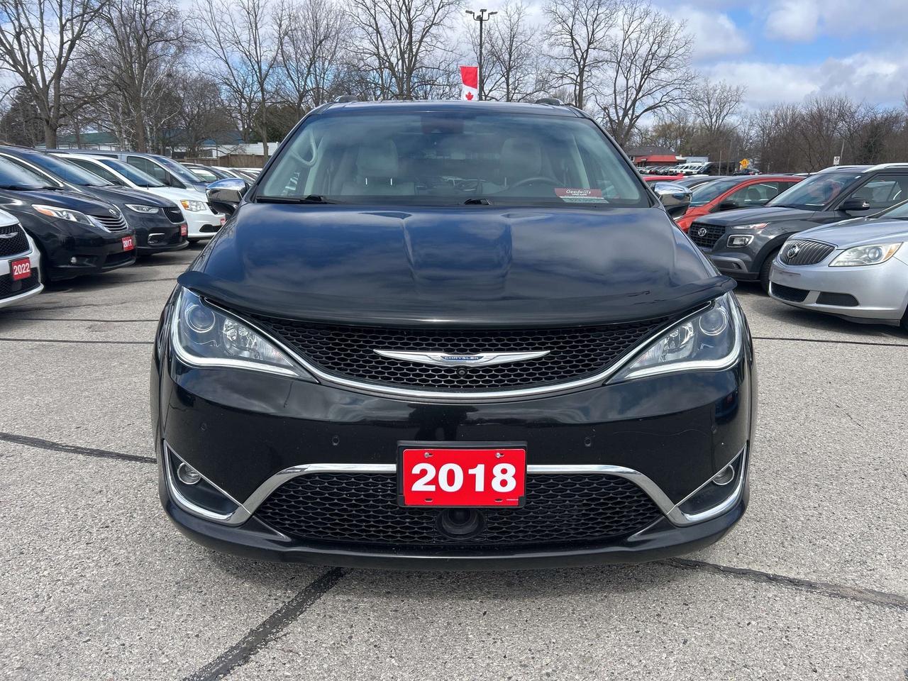 2018 Chrysler Pacifica LIMITED, CLEAN CARFAX, HEATED/ COOLED LEATHER! - Photo #9