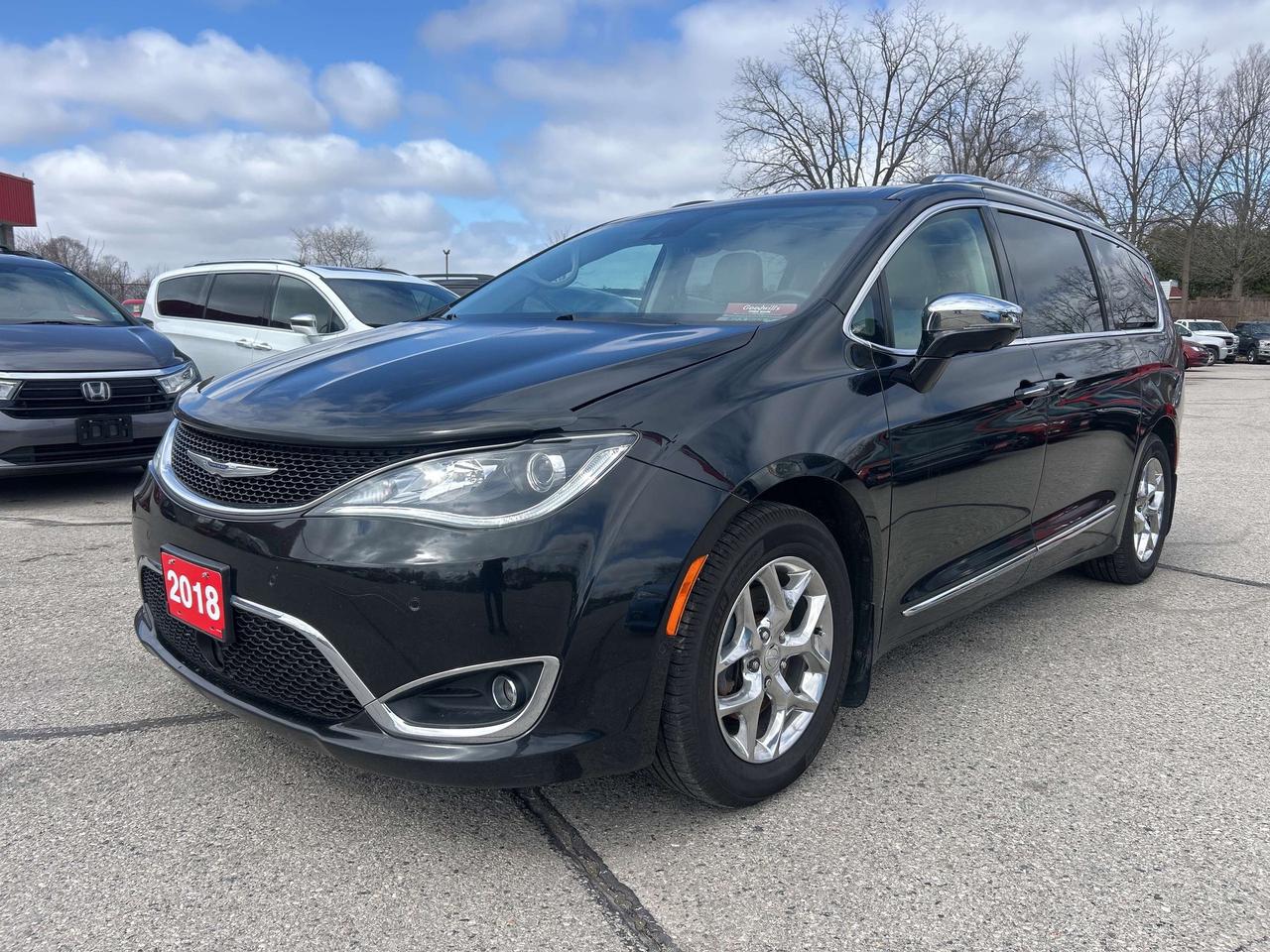 2018 Chrysler Pacifica LIMITED, CLEAN CARFAX, HEATED/ COOLED LEATHER! - Photo #10