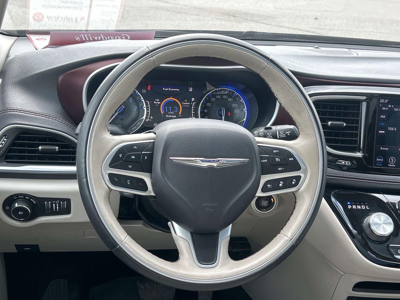 2018 Chrysler Pacifica LIMITED, CLEAN CARFAX, HEATED/ COOLED LEATHER! Photo