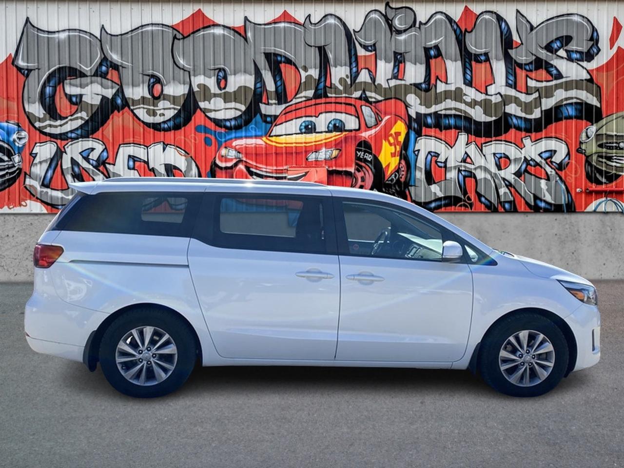 2017 Kia Sedona LX, 8 PASSENGER, CLEAN CARFAX, HEATED CLOTH SEATS! - Photo #1