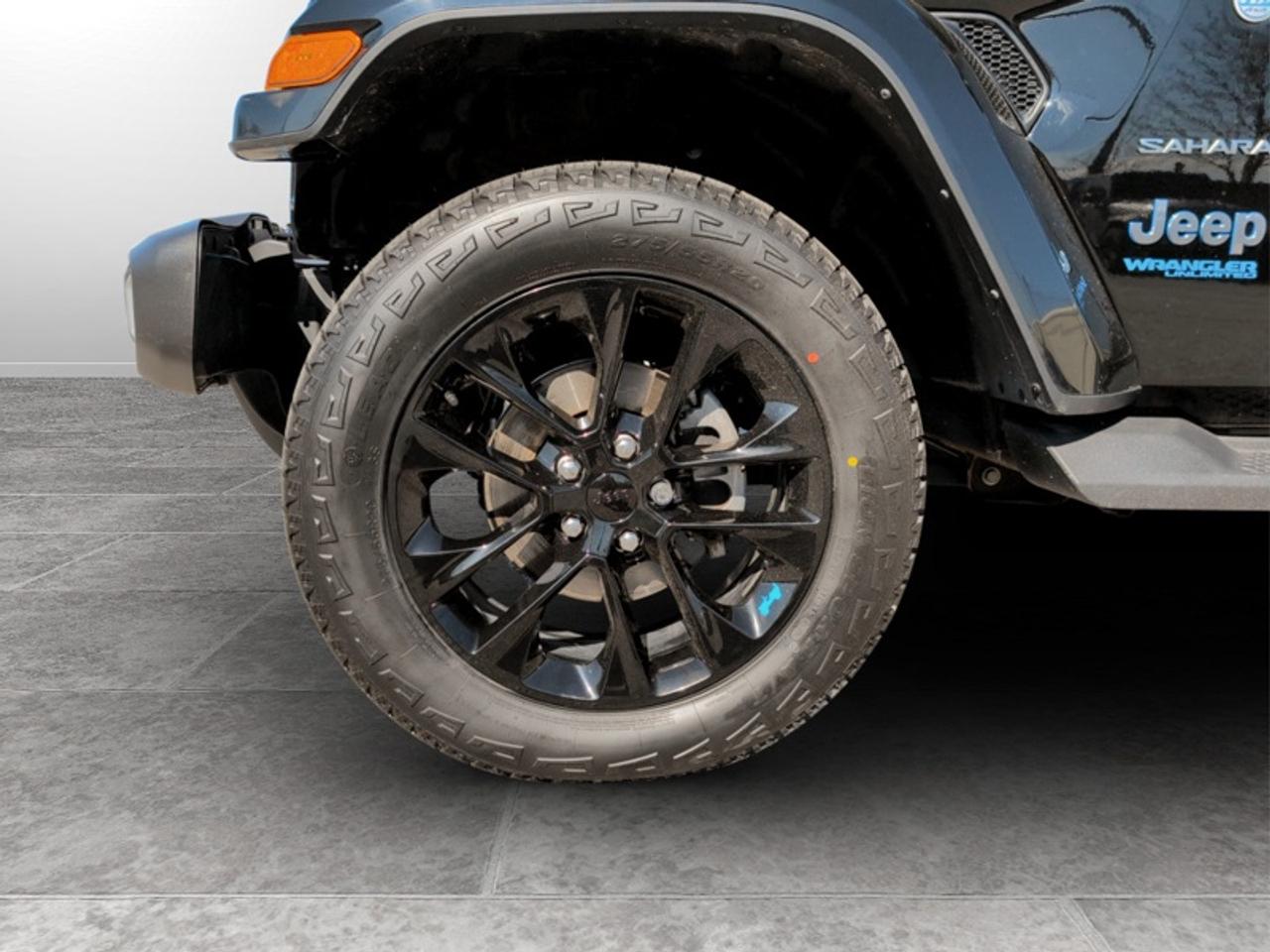2022 Jeep Wrangler 4xe Unlimited Sahara  **POWER ROOF** Photo