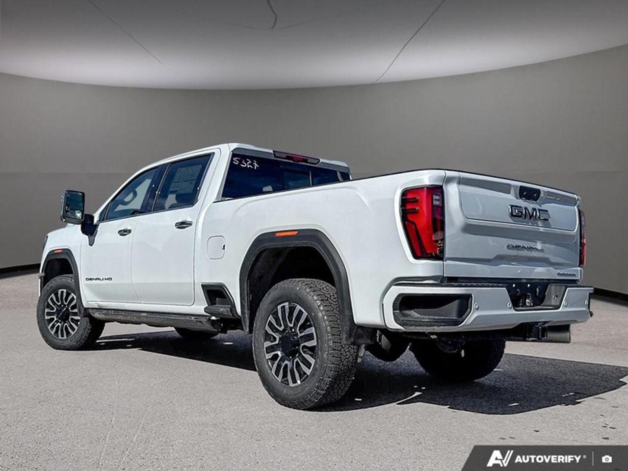 2026 GMC Sierra 2500 HD Denali Ultimate  - Leather Seats Photo