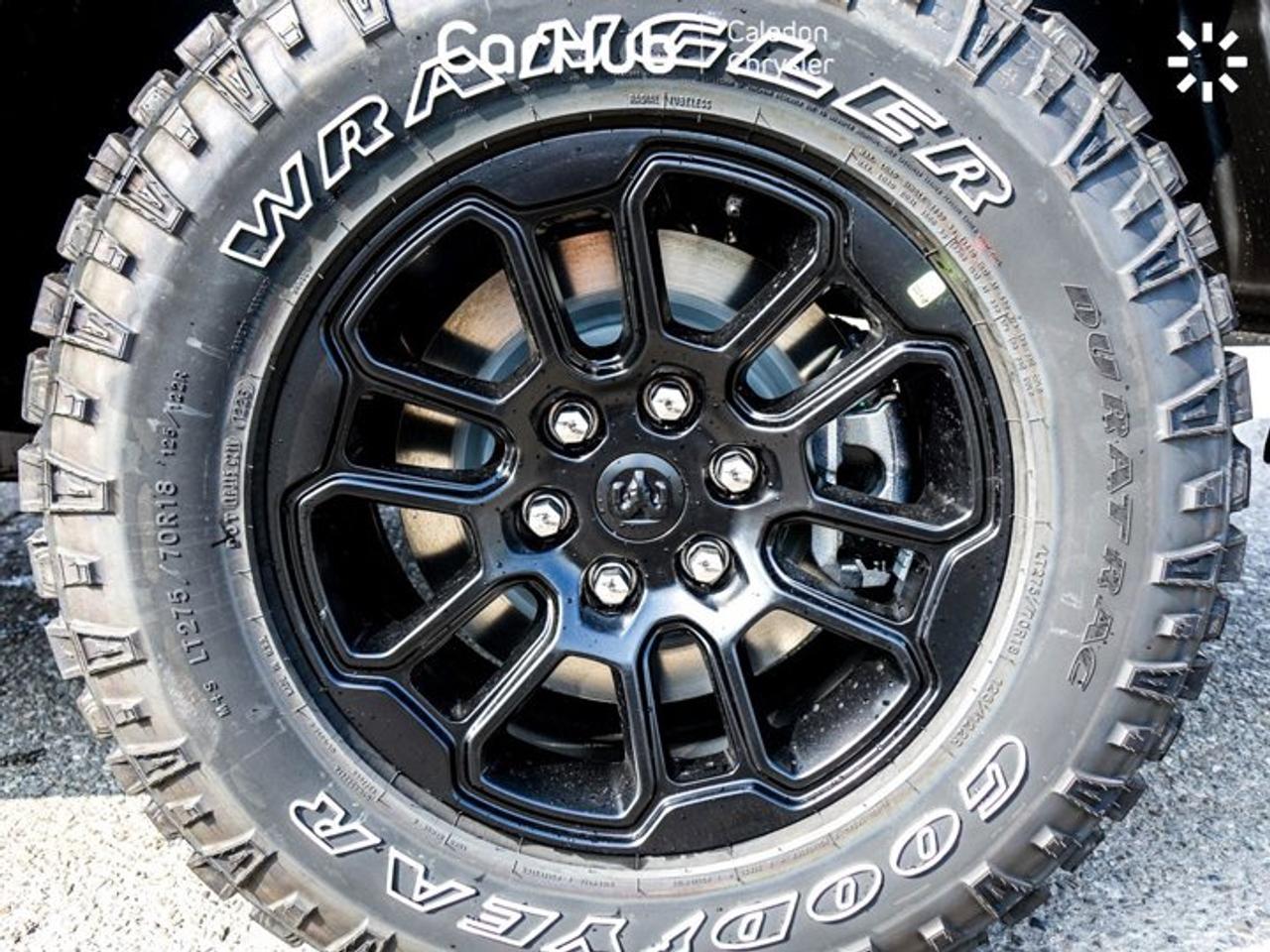 2026 RAM 1500 Rebel 4x4 Crew Cab 5'7" Box 12"Display Navi Remote Start Heated Front Seats Photo