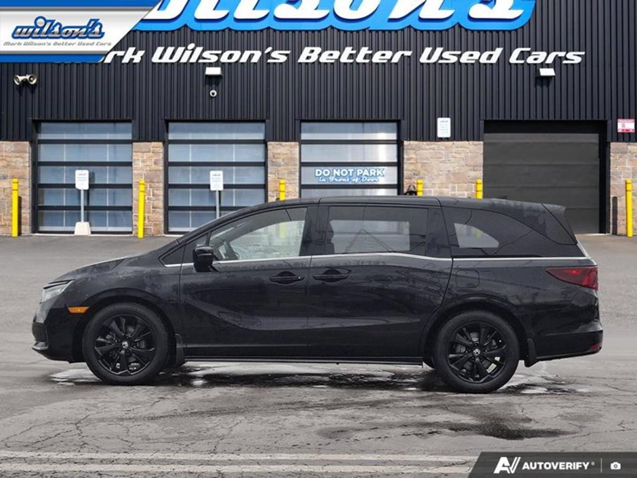 2024 Honda Odyssey Black Edition | Leather | Nav | Sunroof | DVD | Heated Seats + Ventilated Seats | and More ! Photo
