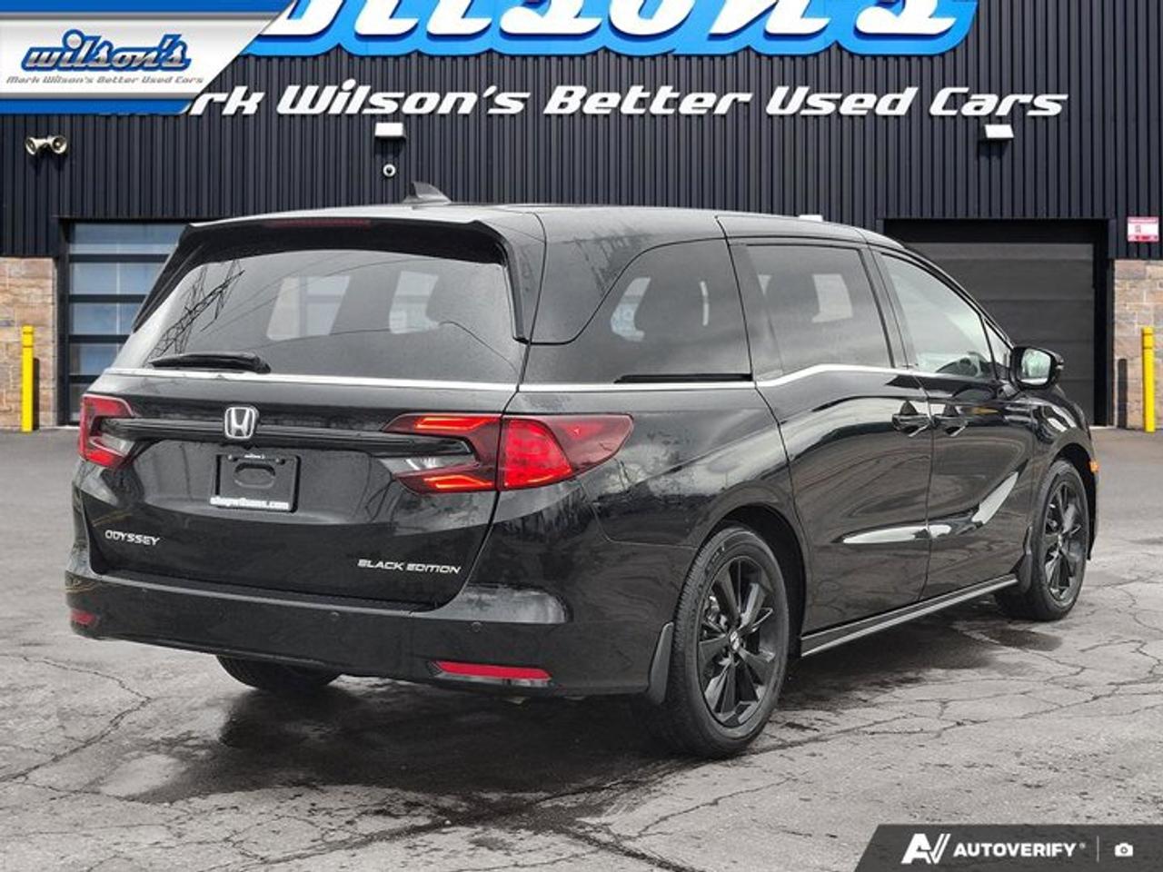 2024 Honda Odyssey Black Edition | Leather | Nav | Sunroof | DVD | Heated Seats + Ventilated Seats | and More ! Photo