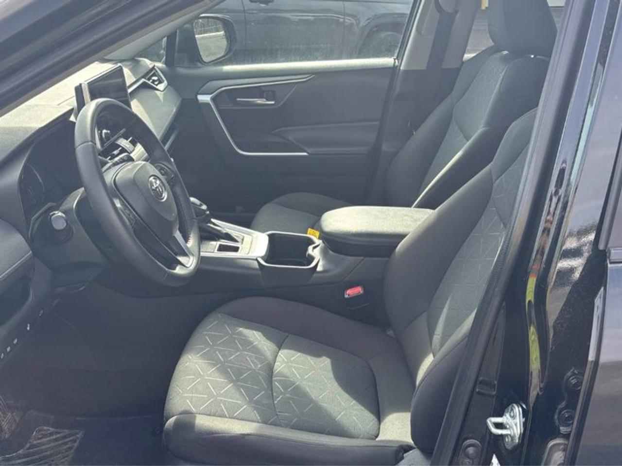 2023 Toyota RAV4 XLE AWD | Sunroof | Radar Cruise | Heated Wheel + Seats | CarPlay + Android | Rear Camera and More ! Photo