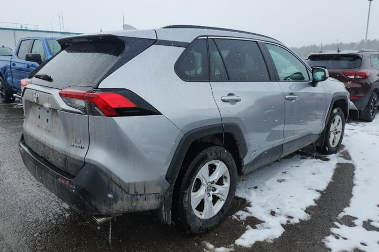 2021 Toyota RAV4 Hybrid LE AWD | Radar Cruise | Heated Seats | CarPlay + Android | Rear Camera | and More ! Photo3