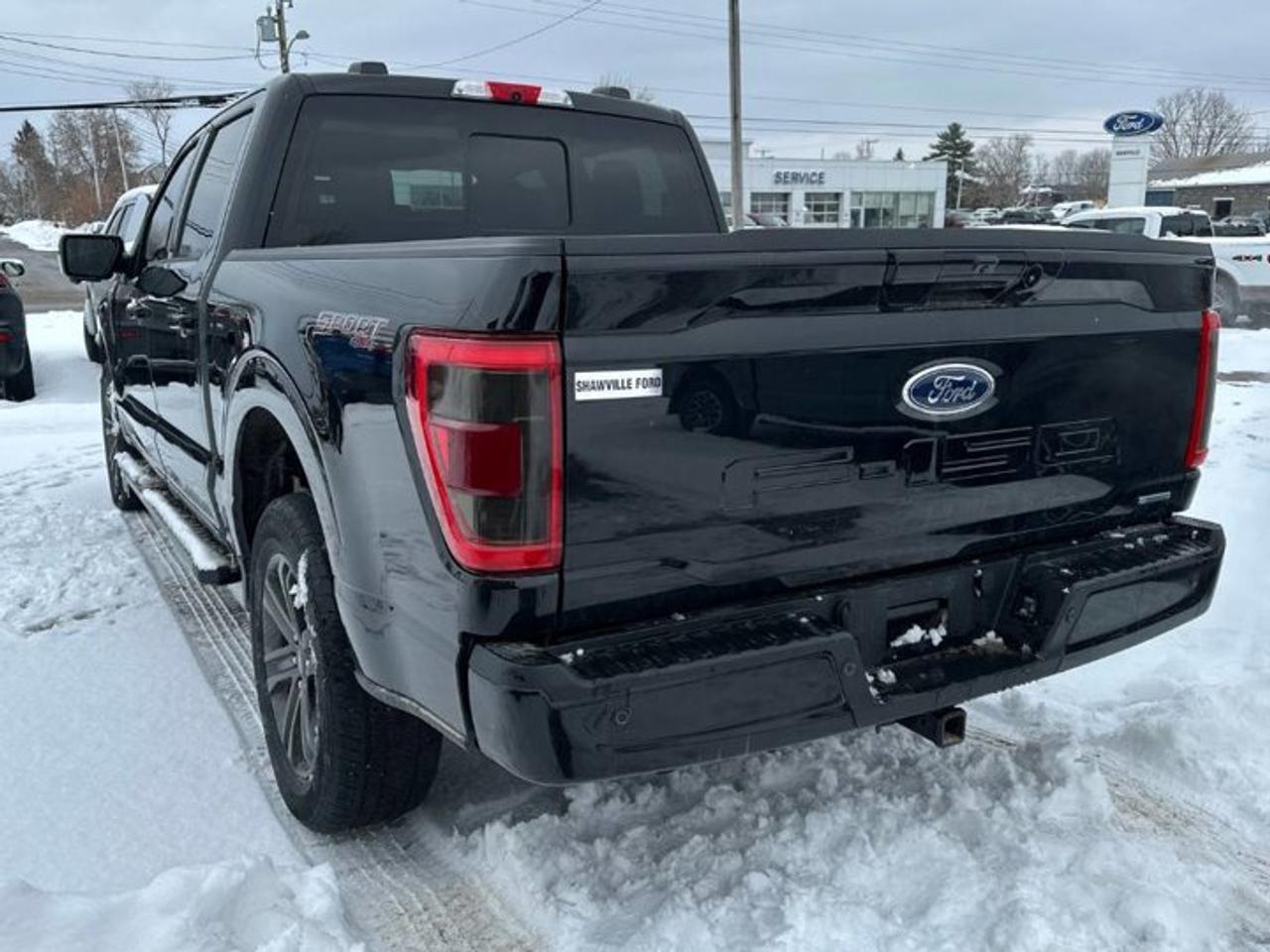 2022 Ford F-150 Lariat Crew 4X4 | 3.5L | 502A | Sunroof | Leather | Nav | 360 Camera | Power Tailgate | and More ! Photo3