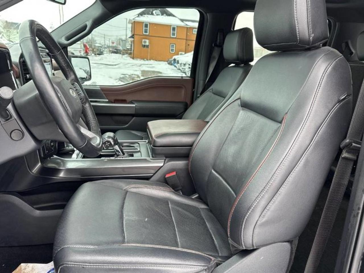 2022 Ford F-150 Lariat Crew 4X4 | 3.5L | 502A | Sunroof | Leather | Nav | 360 Camera | Power Tailgate | and More ! Photo