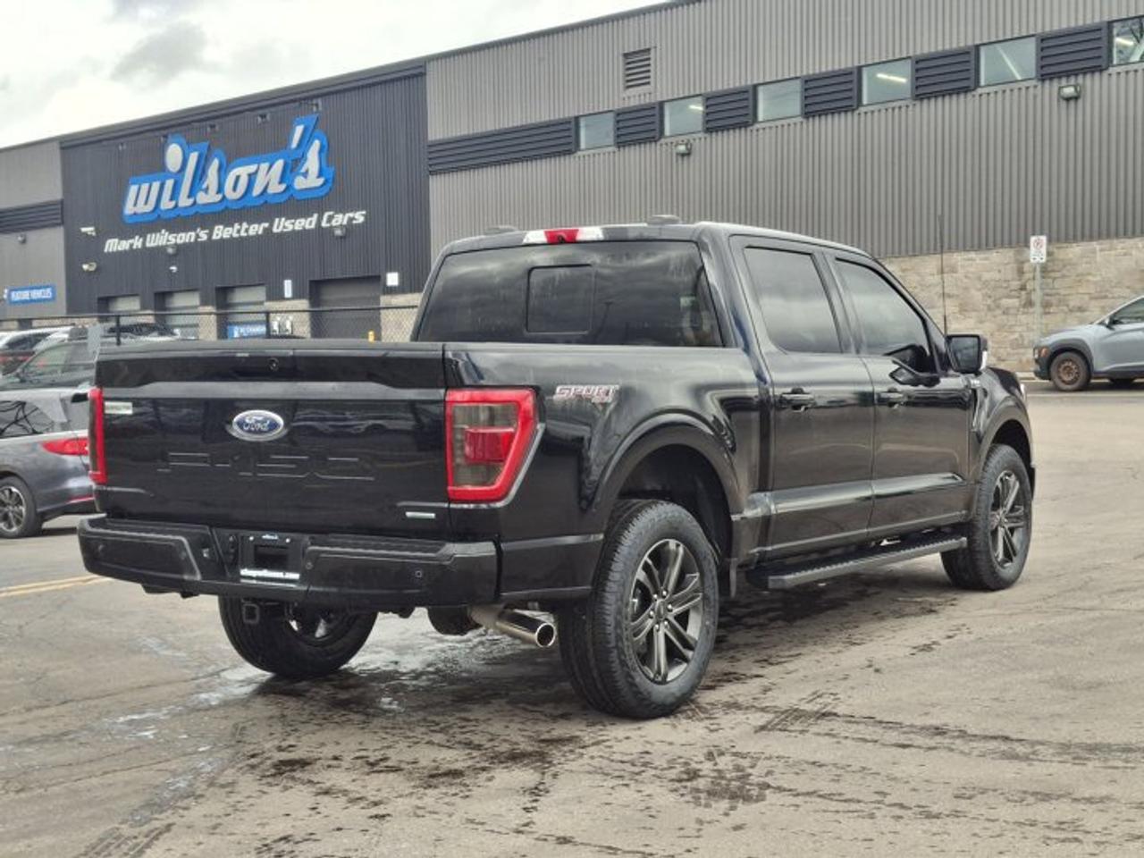 2022 Ford F-150 Lariat Crew 4X4 | 3.5L | 502A | Sunroof | Leather | Nav | 360 Camera | Power Tailgate | and More ! Photo