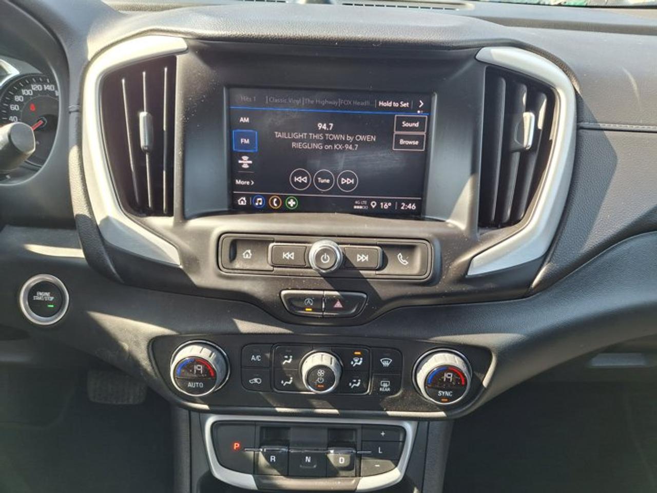 2023 GMC Terrain SLE AWD | Adaptive Cruise | Power Liftgate | CarPlay + Android Auto | Rear Camera | Alloy Wheels | Photo