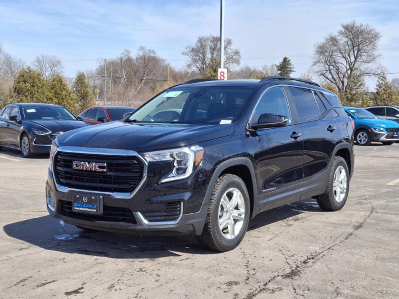 2023 GMC Terrain SLE AWD | Adaptive Cruise | Power Liftgate | CarPlay + Android Auto | Rear Camera | Alloy Wheels | Photo0