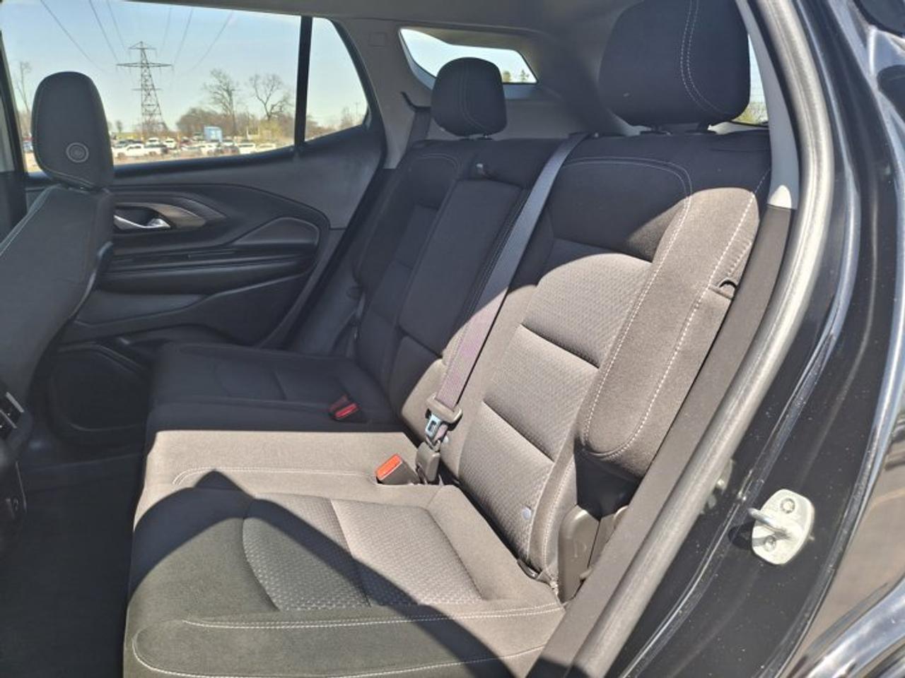 2023 GMC Terrain SLE AWD | Adaptive Cruise | Power Liftgate | CarPlay + Android Auto | Rear Camera | Alloy Wheels | Photo