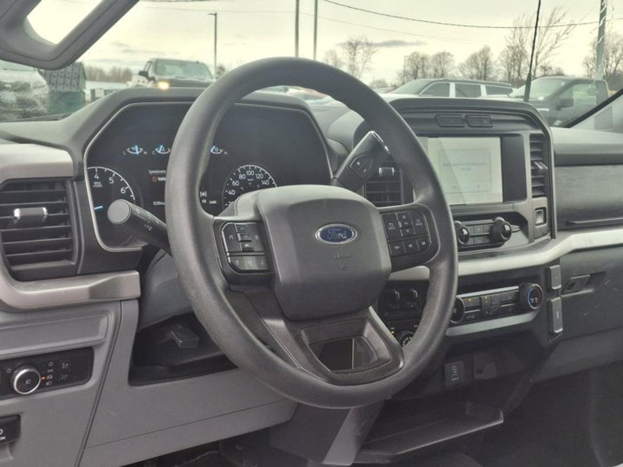 2022 Ford F-150 XLT Crew | V8 | Max Tow | Camera | Liner | Tonneau | Clean Carfax | and More ! Photo