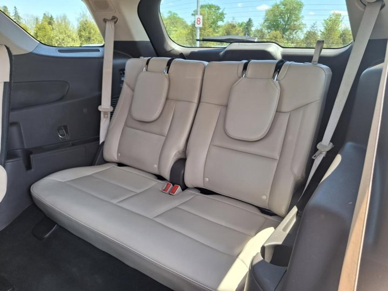 2020 Ford Explorer Platinum | Leather | Pano Roof | Navi | Heated + Ventilated Seats | Heated Steering | and More ! Photo