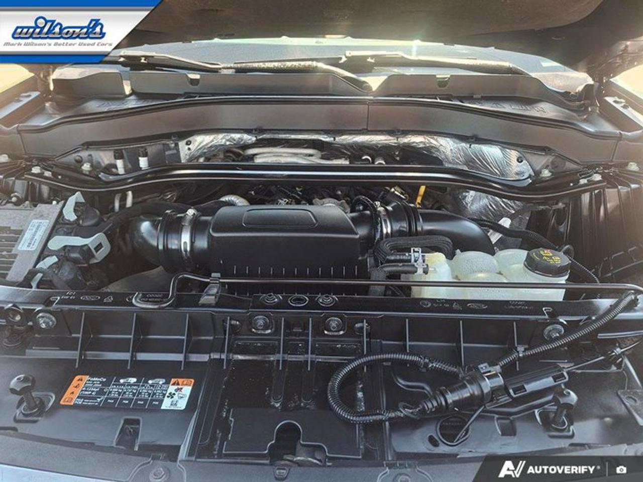 2020 Ford Explorer Platinum | Leather | Pano Roof | Navi | Heated + Ventilated Seats | Heated Steering | and More ! Photo
