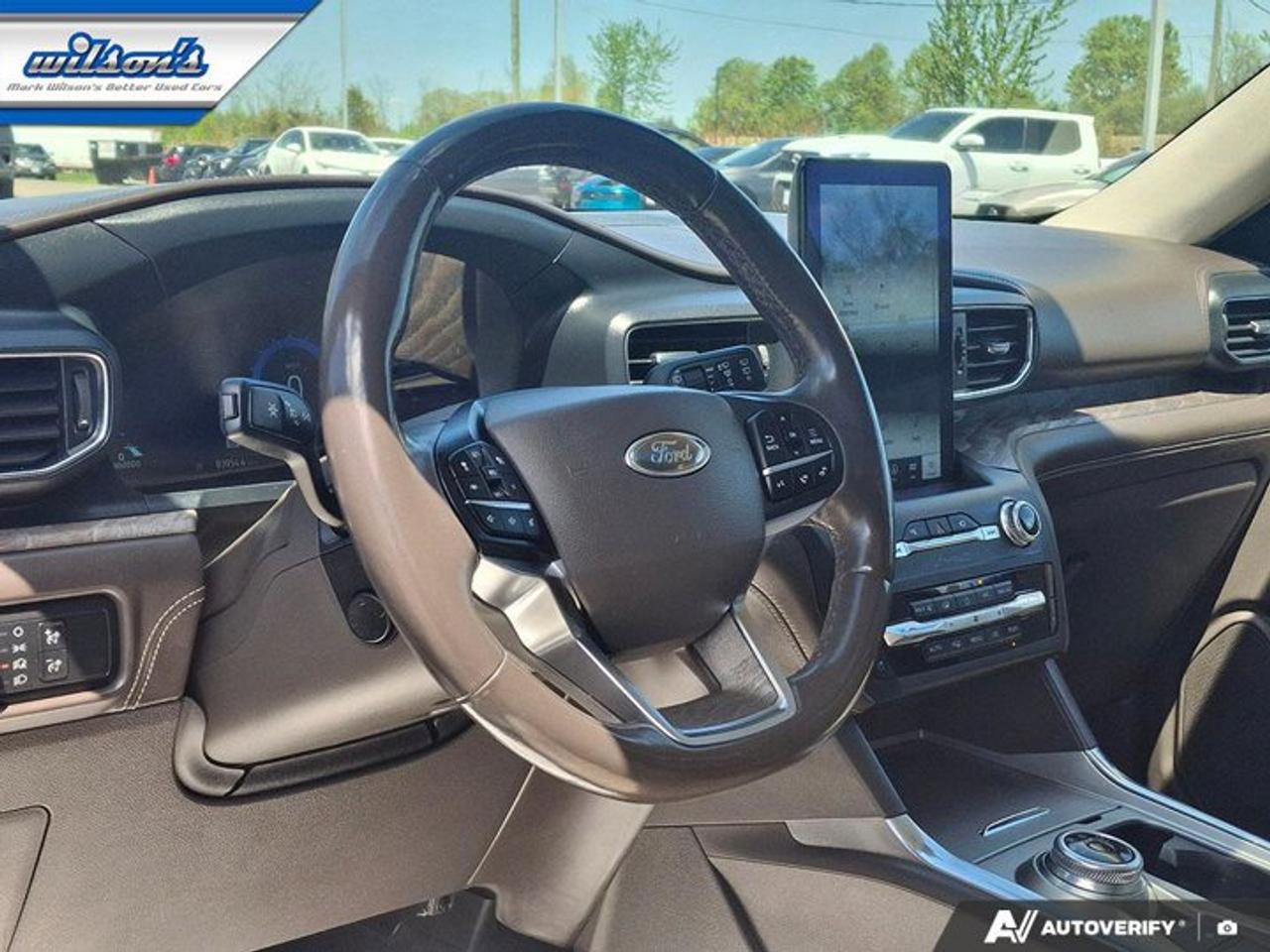 2020 Ford Explorer Platinum | Leather | Pano Roof | Navi | Heated + Ventilated Seats | Heated Steering | and More ! Photo