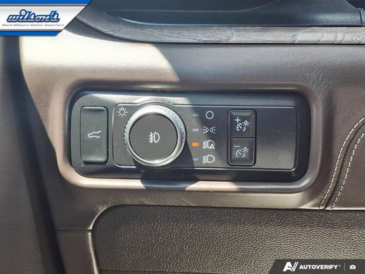 2020 Ford Explorer Platinum | Leather | Pano Roof | Navi | Heated + Ventilated Seats | Heated Steering | and More ! Photo